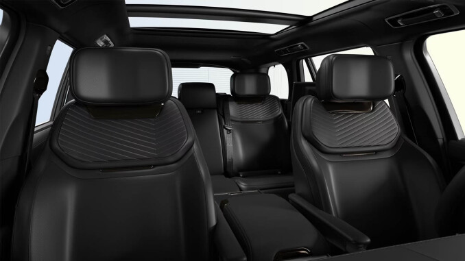 Land Rover Range Rover 4.4 P615 V8 SV Black 4dr Auto Petrol Estate - Image 5
